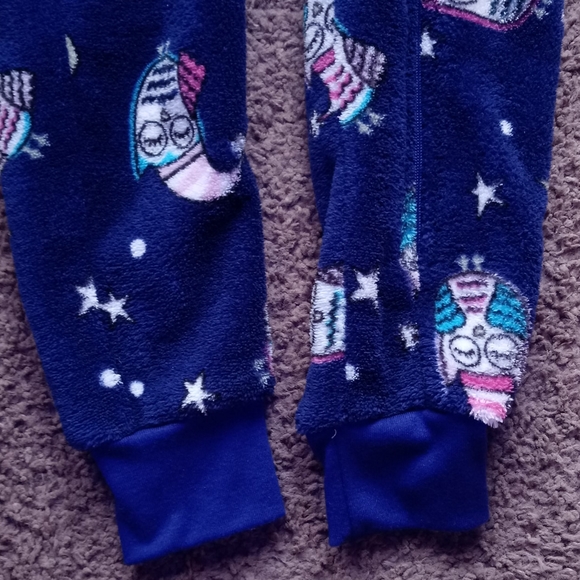 Girls Sherpa Zip up Pajamas - Picture 2 of 4